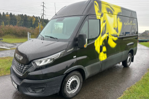 lieferwagen_und_transporter_-_iveco_33_s_14_ahk_kasten_automat_navi_xenon_-_iveco_294106.jpg