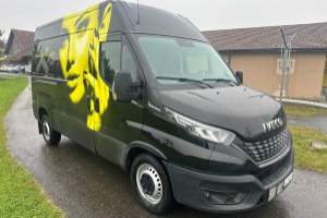lieferwagen_und_transporter_-_iveco_33_s_14_ahk_kasten_automat_navi_xenon_-_iveco_294108.jpg