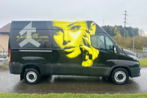 lieferwagen_und_transporter_-_iveco_33_s_14_ahk_kasten_automat_navi_xenon_-_iveco_294109.jpg