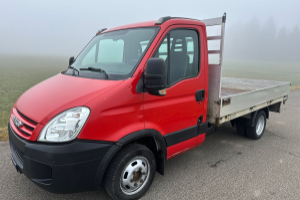 lieferwagen_und_transporter_-_iveco_35_c_12_d_gcba67a1b1_-_iveco_300512.jpg