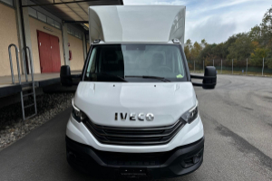 lieferwagen_und_transporter_-_iveco_35_s_16h_a8_kastenwagen_mit_hebebuehne_-_iveco_246397.jpg