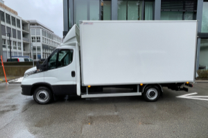 lieferwagen_und_transporter_-_iveco_daily_35_s_16h_a8_v__mit_hebebuehne_und_ahk_-_iveco_166279.jpg
