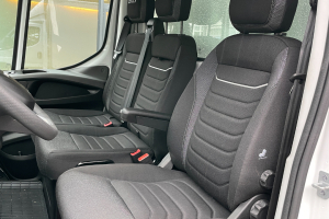 lieferwagen_und_transporter_-_iveco_daily_35_s_16h_a8_v__mit_hebebuehne_und_ahk_-_iveco_166282.jpg