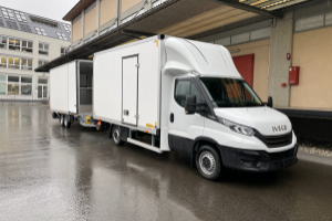 lieferwagen_und_transporter_-_iveco_daily_35_s_18h_ha8_mit_anhaengerzug_und_2x_hebebuehne_-_iveco_172548.jpg
