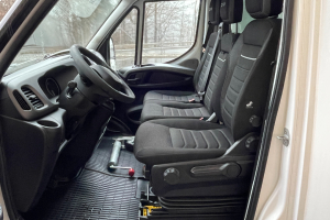 lieferwagen_und_transporter_-_iveco_daily_35_s_18h_ha8_mit_anhaengerzug_und_2x_hebebuehne_-_iveco_172555.jpg
