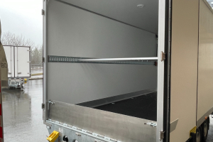 lieferwagen_und_transporter_-_iveco_daily_35_s_18h_ha8_mit_anhaengerzug_und_2x_hebebuehne_-_iveco_172566.jpg
