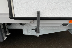 lieferwagen_und_transporter_-_iveco_daily_35_s_18h_ha8_mit_anhaengerzug_und_2x_hebebuehne_-_iveco_172569.jpg