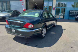 lieferwagen_und_transporter_-_jaguar_x-type_3_0_v6_traction4_executive_-_others_283885.jpg