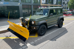 lieferwagen_und_transporter_-_jimny_1_5_compact_4x4_mit_schneepflug__winterdienst_-_suzuki_246280.jpg