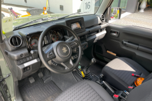 lieferwagen_und_transporter_-_jimny_1_5_compact_4x4_mit_schneepflug__winterdienst_-_suzuki_246290.jpg