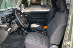 lieferwagen_und_transporter_-_jimny_1_5_compact_4x4_mit_schneepflug__winterdienst_-_suzuki_246292.jpg