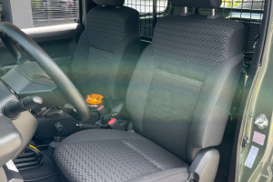 lieferwagen_und_transporter_-_jimny_1_5_compact_4x4_mit_schneepflug__winterdienst_-_suzuki_246293.jpg