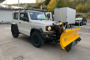 lieferwagen_und_transporter_-_jimny_1_5_compact__country_4x4__pflug_und_ahk_-_suzuki_168147.jpg