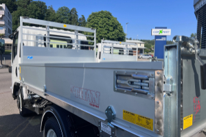 lieferwagen_und_transporter_-_m21_tt_e_generation_2_kipper_titan_6st__automat_-_isuzu_245336.jpg