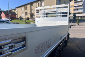 lieferwagen_und_transporter_-_m21_tt_e_generation_2_kipper_titan_6st__automat_-_isuzu_245338.jpg