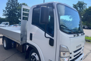 lieferwagen_und_transporter_-_m21_tt_f_fixe_bruecke_1300kg_nutzlast_-_isuzu_245279.jpg