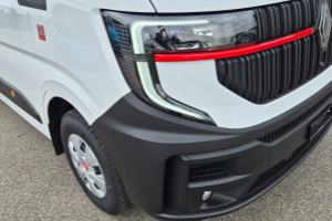 lieferwagen_und_transporter_-_master_red_l3h2_2_0_dci170_bva9_-_renault_244795.jpg