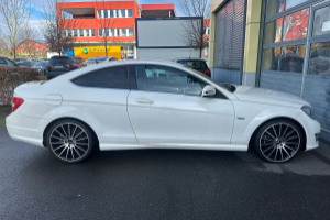 lieferwagen_und_transporter_-_mercedes-benz_c_220_cdi_amg_line_coupe_7g-tronic_white_edition1_-_mercedes_255764.jpg