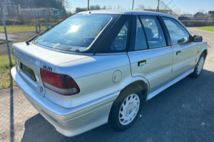 lieferwagen_und_transporter_-_mitsubishi_lancer_1_6_glxi-s_-_mitsubishi_255745.jpg
