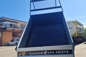 lieferwagen_und_transporter_-_porter_np6_1_5_cng_pack_top_ariete_sr_mit_kipper_-_piaggio_235033.jpg
