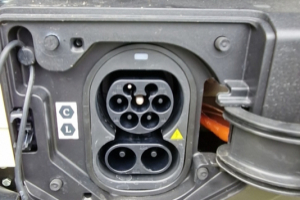 lieferwagen_und_transporter_-_porter_npe_mit_rueckwaertskipper_-_piaggio_289064.jpg