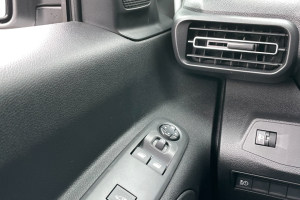 lieferwagen_und_transporter_-_proace_city_van_ev_50_kwh_advanced_medium_l1_-_toyota_246614.jpg
