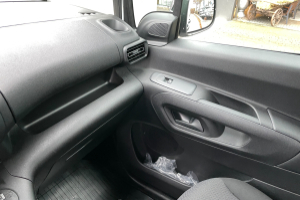lieferwagen_und_transporter_-_proace_city_van_ev_50_kwh_advanced_medium_l1_-_toyota_246616.jpg