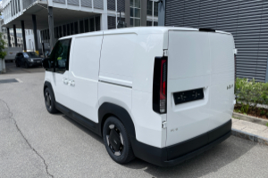 lieferwagen_und_transporter_-_pv5_cargo_71_2_kwh_elite__mit_waermepumpe_mit_2-schiebetueren_-_kia_293526.jpg
