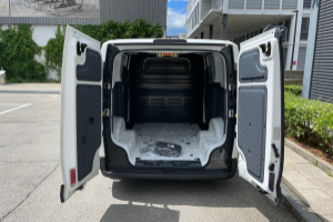 lieferwagen_und_transporter_-_pv5_cargo_71_2_kwh_elite__mit_waermepumpe_mit_2-schiebetueren_-_kia_293527.jpg
