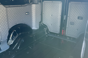 lieferwagen_und_transporter_-_pv5_cargo_71_2_kwh_plus_mit_waermepumpe__2-schiebetueren_-_kia_303596.jpg