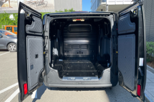 lieferwagen_und_transporter_-_pv5_cargo_71_2_kwh_plus_mit_waermepumpe__2-schiebetueren_-_kia_303598.jpg