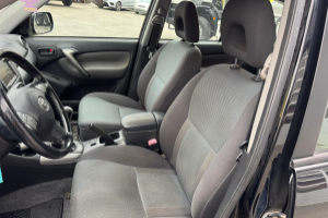 lieferwagen_und_transporter_-_rav4_2_0_4x4_-_toyota_255251.jpg