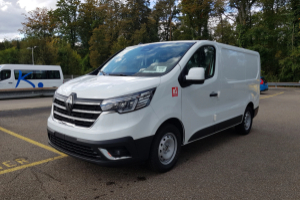 lieferwagen_und_transporter_-_red_edition_l1h1_-_renault_201833.jpg