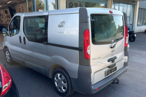 lieferwagen_und_transporter_-_renault_trafic_2_5_dci_2_9t_l2h1_-_renault_300557.jpg