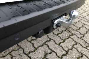 lieferwagen_und_transporter_-_renault_trafic_red_van_l1h1_2_0_dci_150_edc_mit_heckklappe_-_renault_185812.jpg