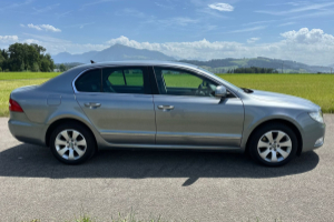 lieferwagen_und_transporter_-_skoda_superb_2_0_tsi_ambition_dsg_-_skoda_300301.jpg