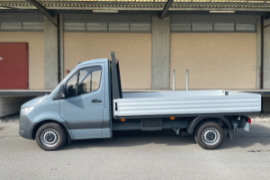 lieferwagen_und_transporter_-_sprinter_315_cdi_standard_fwd_mit_pritsche_und_ahk_-_mercedes_246324.jpg