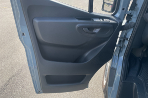 lieferwagen_und_transporter_-_sprinter_315_cdi_standard_fwd_mit_pritsche_und_ahk_-_mercedes_246329.jpg