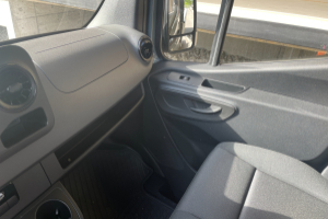 lieferwagen_und_transporter_-_sprinter_315_cdi_standard_fwd_mit_pritsche_und_ahk_-_mercedes_246334.jpg