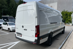 lieferwagen_und_transporter_-_sprinter_319_cdi_lang_9g-tronic_4x4_allrad_-_mercedes_305682.jpg