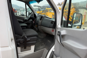lieferwagen_und_transporter_-_sprinter_519cdi_4x2_-_mercedes_270729.jpg