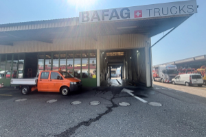 lieferwagen_und_transporter_-_t5_transporter_-_vw_246539.jpg