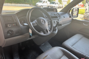 lieferwagen_und_transporter_-_t5_transporter_-_vw_246550.jpg