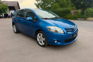 lieferwagen_und_transporter_-_toyota_auris_1_8_linea_sol_-_toyota_300737.jpg