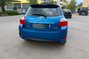 lieferwagen_und_transporter_-_toyota_auris_1_8_linea_sol_-_toyota_300738.jpg