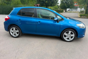 lieferwagen_und_transporter_-_toyota_auris_1_8_linea_sol_-_toyota_300739.jpg