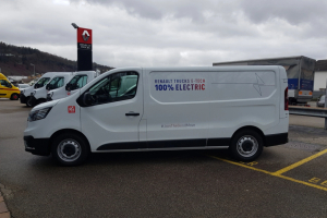 lieferwagen_und_transporter_-_trafic_e-tech_red_edition_l2h1_-_renault_201837.jpg