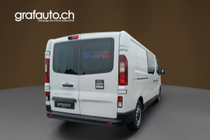 lieferwagen_und_transporter_-_trafic_red_ev52_22kw_l2h1_-_renault_170532.jpg
