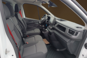 lieferwagen_und_transporter_-_trafic_red_ev52_22kw_l2h1_-_renault_170538.jpg