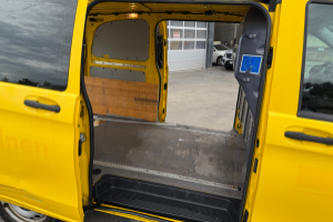 lieferwagen_und_transporter_-_vito_119_4x4__-_mercedes_297226.jpg